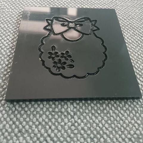 Bavette au motifs floraux